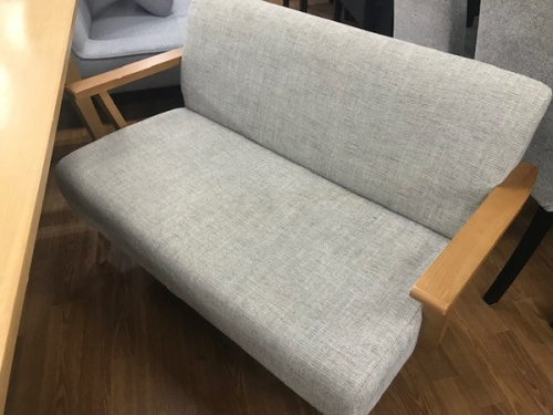 ダイニングセットの東谷
