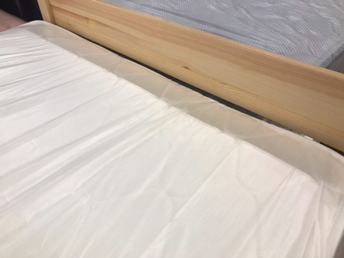 ベッドの家具