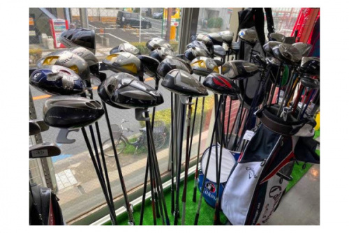 スポーツ用品のゴルフ