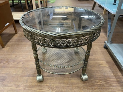 テーブルの家具