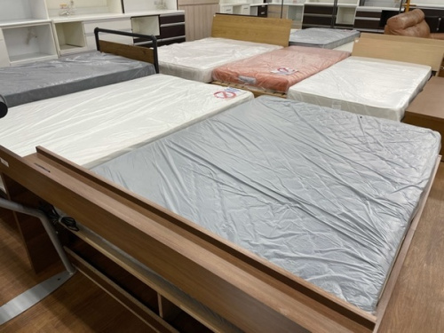 家具のベッド