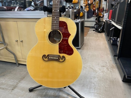 楽器のGibson
