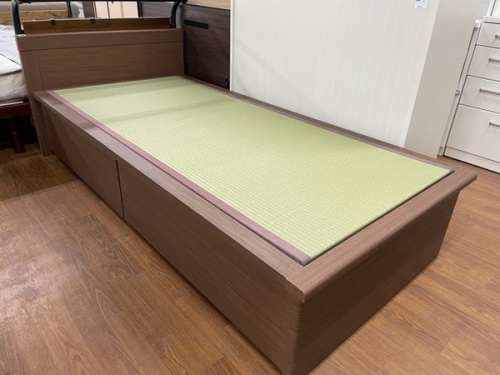 家具のベッド