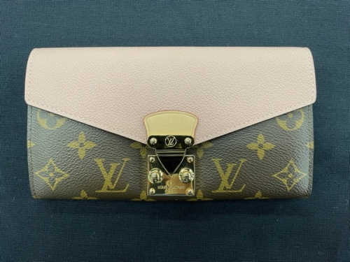 LOUIS VUITTONの長財布