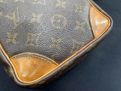 LOUIS VUITTONのショルダーバッグ