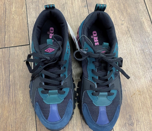 メンズファッションのスニーカー