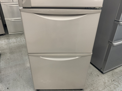 冷蔵庫の3ドア冷蔵庫