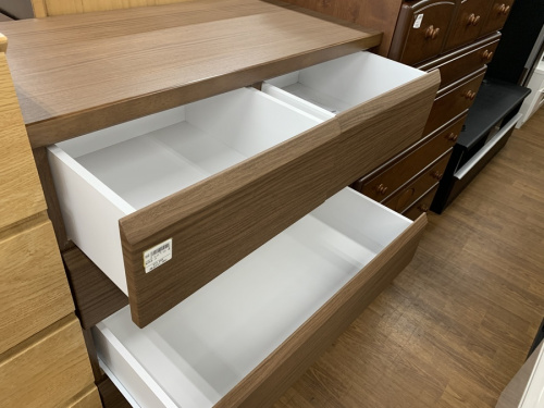 チェストの収納家具