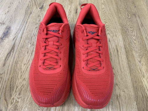 スニーカーのHOKAONEONE(ホカオネオネ)