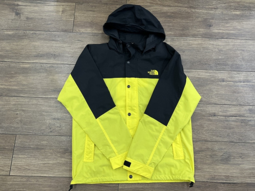 アウトドアウェアのTHE NORTH FACE