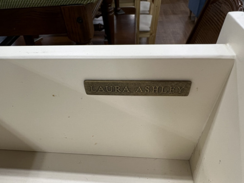 Laura Ashleyの中古家具