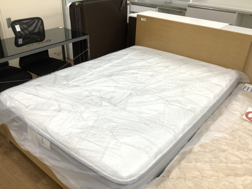 家具のベッド