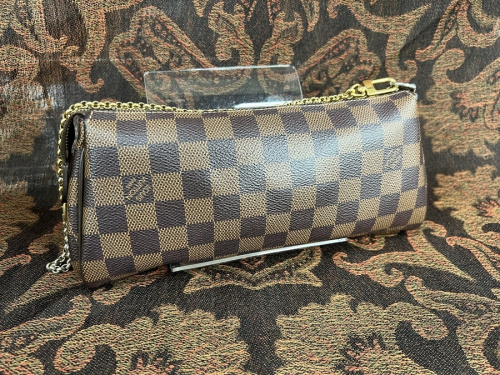 ルイヴィトンのCHANEL