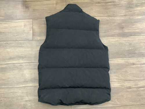 ダウンベストの冬物