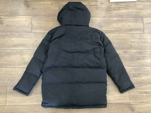 ダウンジャケットの冬物