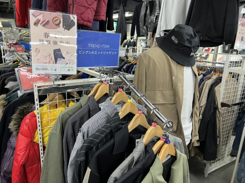 冬物セールの春物衣類　買取