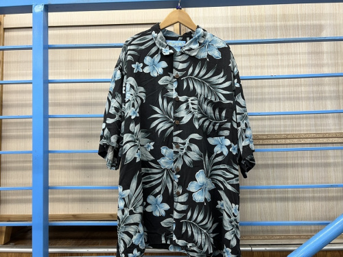 夏物アイテムのアロハシャツ