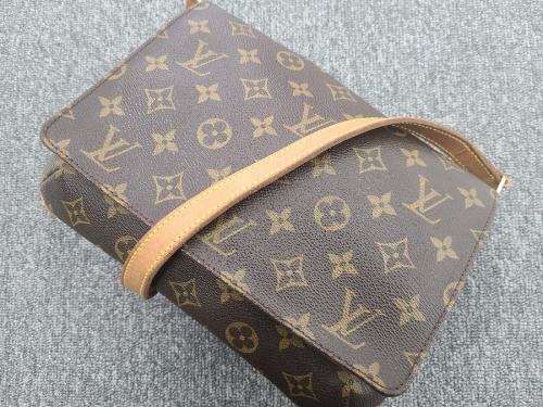 バッグ・財布のバッグ