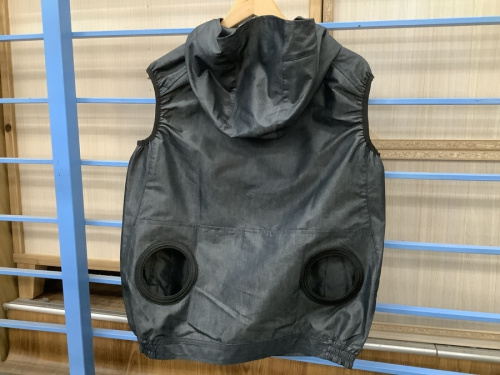 デルニックシャンブレーフードベストのベスト