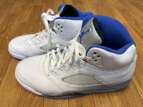 NIKEのエアジョーダン5 レトロ