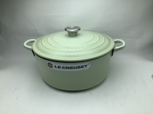 LE CREUSETの両手鍋