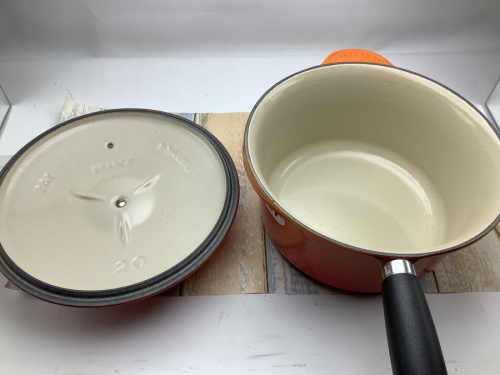 中古 LE CREUSETの浦和 小物