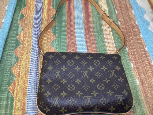 LOUIS VUITTONのLOUIS VUITTON　ショルダーバッグ