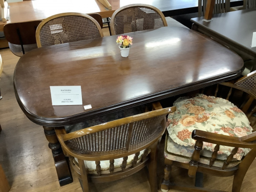 ダイニング5点セットのカリモク　