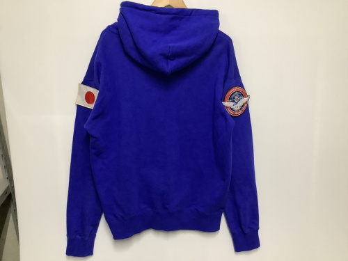 プルオーバーカーの前澤　友作