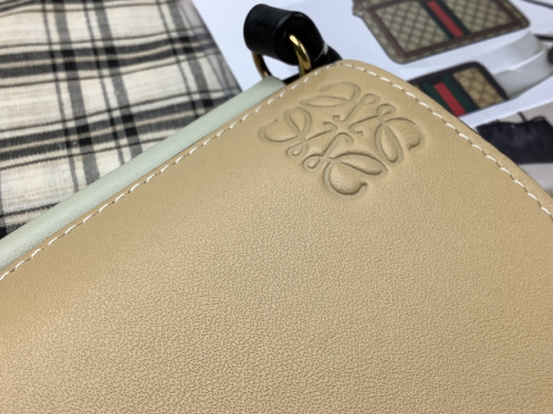 ロエベ　ショルダーウォレットの中古　LOEWE
