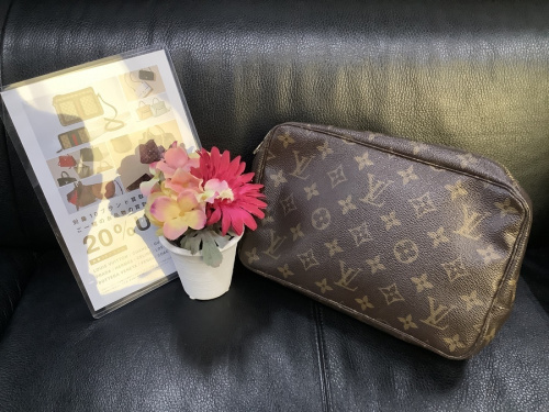 LOUIS VUITTON　トゥルーストワレットのLOUIS VUITTON　コスメポーチ