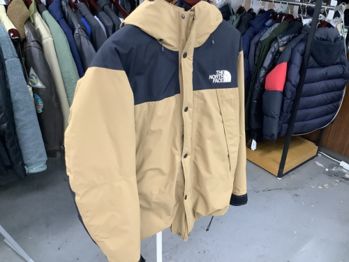 ナイロンジャケットのTHE NORTH FACE