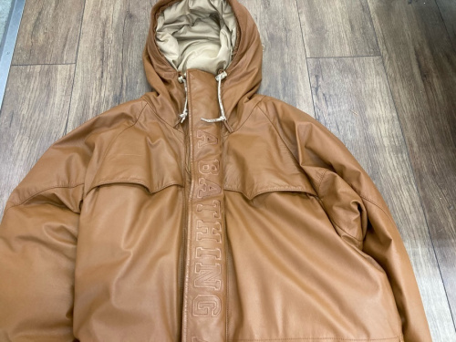 ダウンジャケットのA BATHING APE