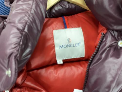 ジャケットのMONCLER
