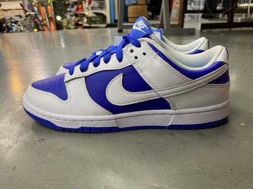 スニーカーのNIKE