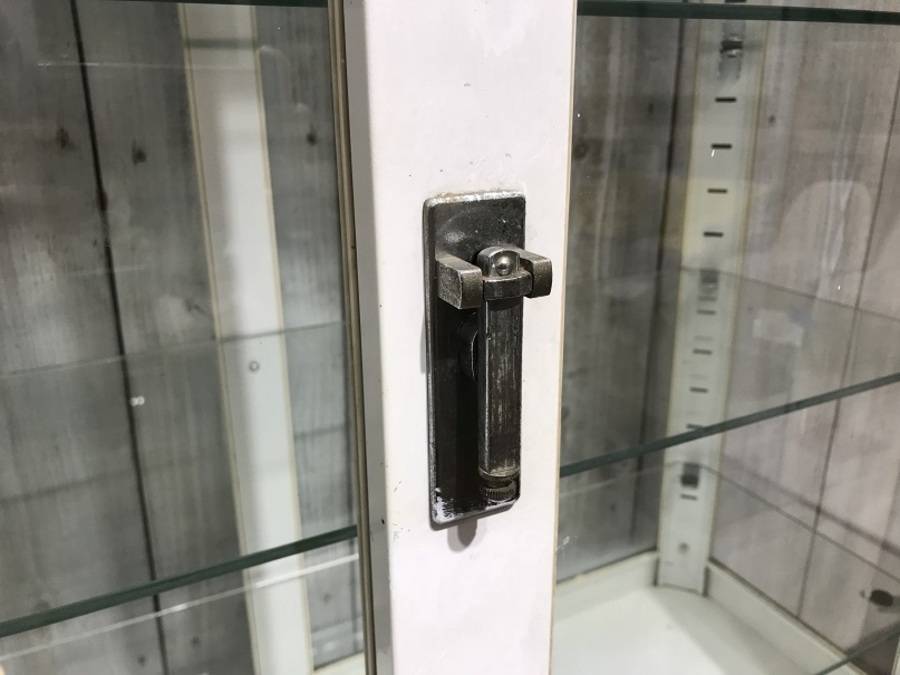 人とは違った逸品を。医療用ケビント(ドクターキャビネット)をご