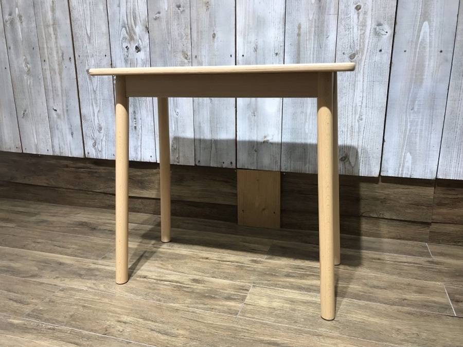 サイズ感が嬉しい。無印良品 ブナ材コンパクトテーブルをご紹介。【TFM