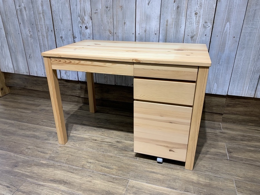 新生活にオススメなセット。無印良品のパイン材デスクとワーキング