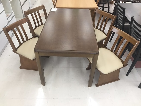 山善のコタツダイニングセット・光家具のコタツダイニングテーブル(HKD