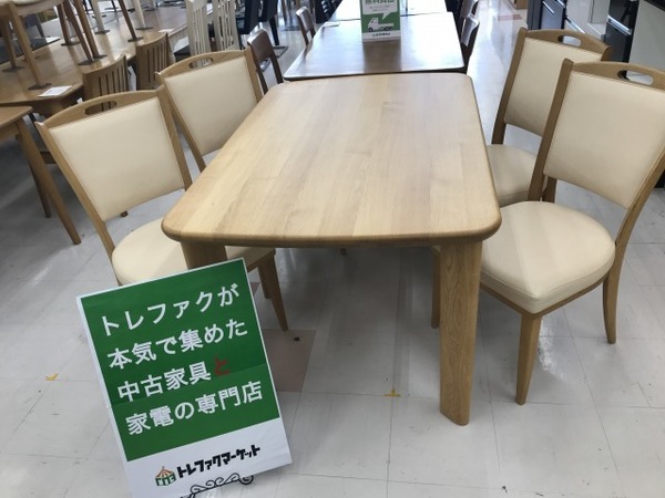 【トレファクマーケット久喜店】karimoku　ダイニング4点セット お値段見直しました！ karimoku (カリモク) のダイニングセットのご