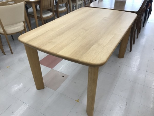 karimoku（カリモク）】ダイニング5点セット （DT8513/CT7425）入荷