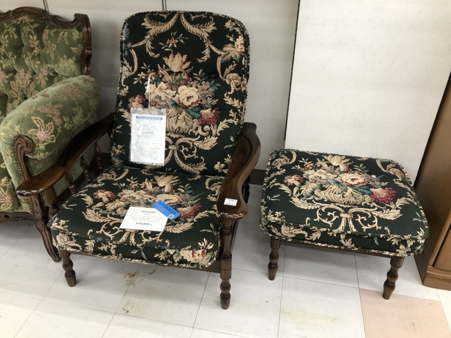 用の美」を感じるアイテム 北海道民芸家具 円形テーブル入荷しま