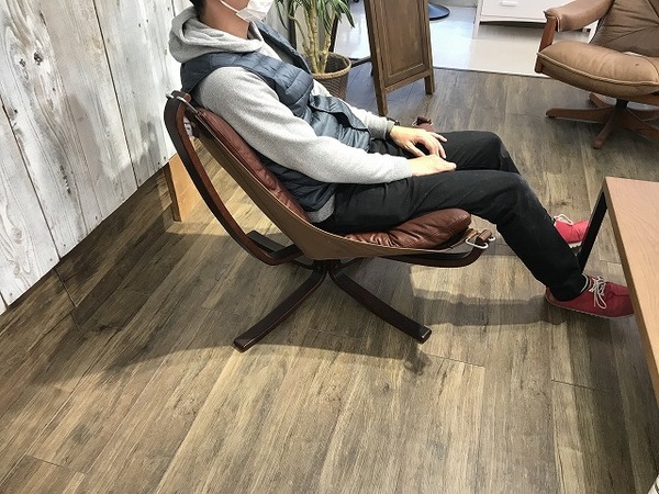 北欧ビンテージ】VATNE(バットネ)ファルコンチェア入荷しま 北欧ビンテージ】VATNE(バットネ)ファルコンチェア入荷しま