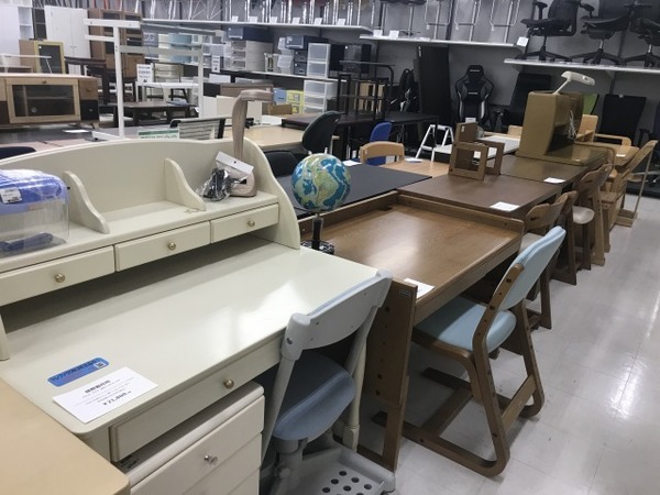 お得な学習机 中古品多数展示中！【トレファクマーケット千葉おゆみ野