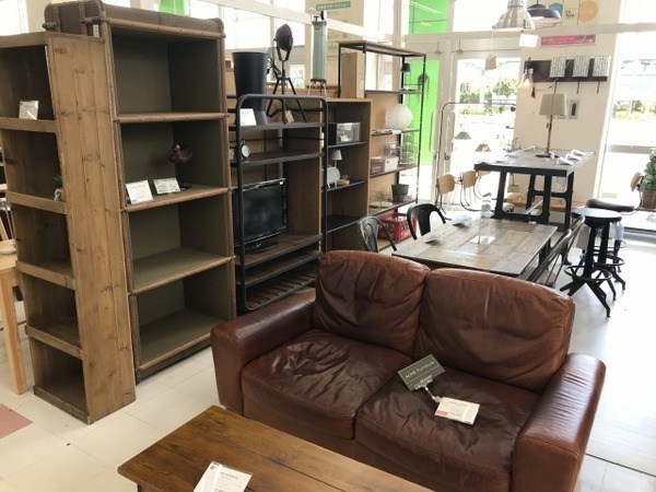 最終値下げ　ワンオフ店舗用ハイカウンター、テーブル　インダストリアル　アイアン 最終値下げ ワンオフ店舗用ハイカウンター、テーブル