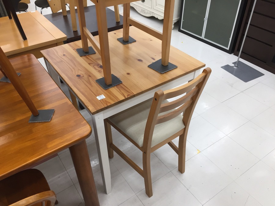 IKEAの商品が盛り沢山！！ダイニングテーブル VASTANBYシリーズ 