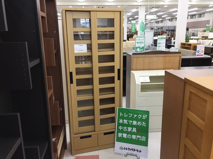 本棚・コレクションボード大量展示中！アイランド・LYNN HOLLYN