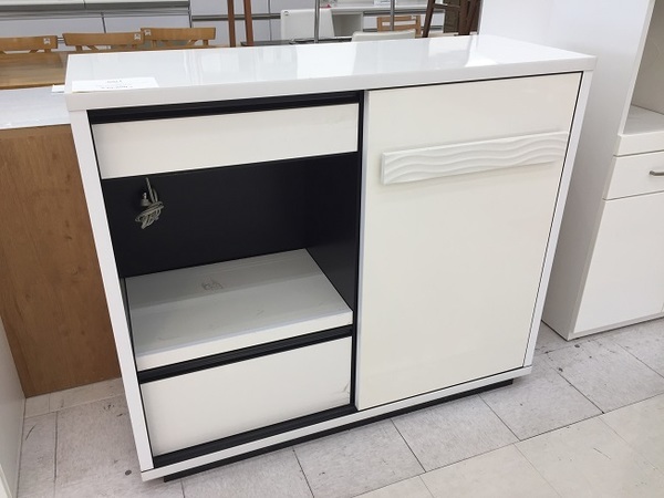 追加の収納にも♪ ニトリのバーカウンター モデナ120 入荷しま