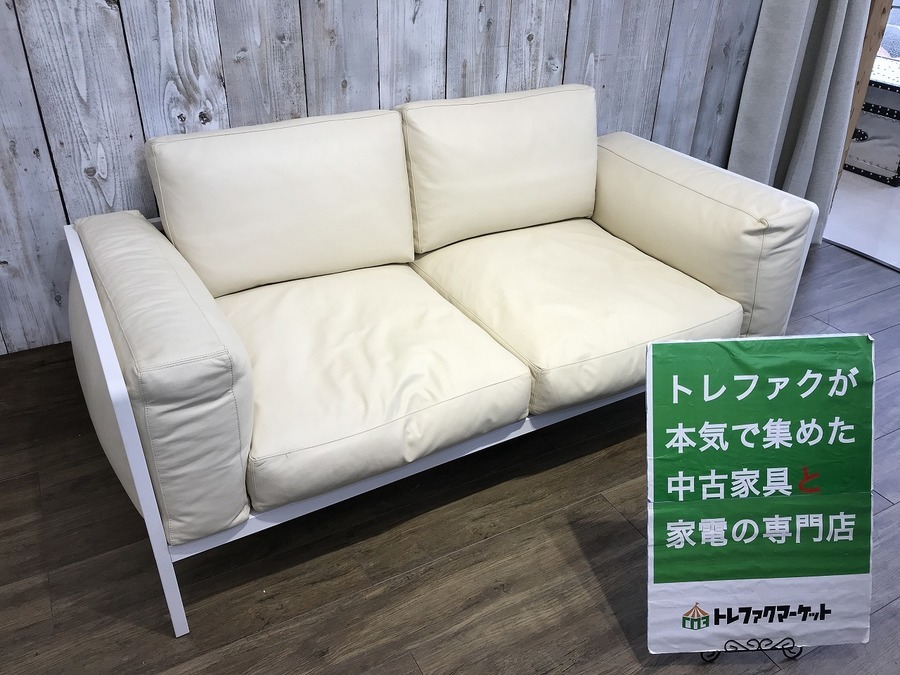 イタリア製 2人掛けソファ 生地張りソファ 高級 アンティーク調 店舗展示特価品 イタリア製 2人掛けソファ 生地張りソファ 高級 アンティーク調