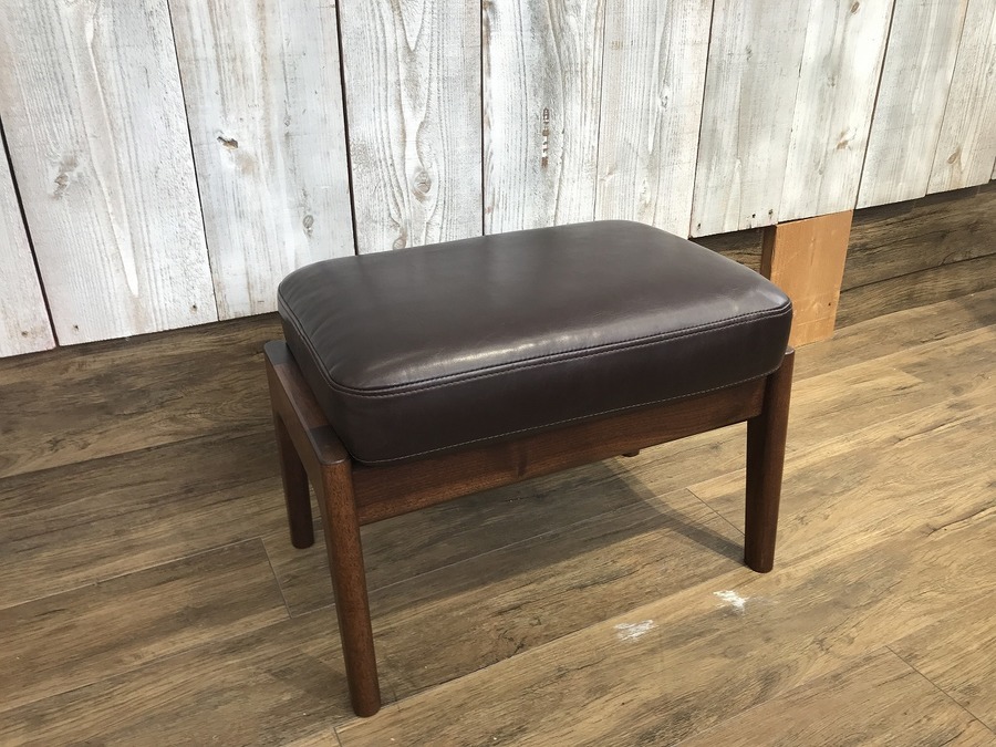 起立木工】北欧デザインのオットマン付2人掛けソファ（ノルディ）が